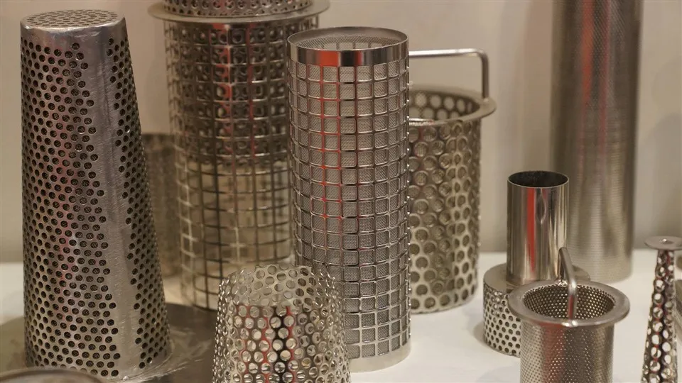 Композитний фільтр-картридж з перфорованою пластиною