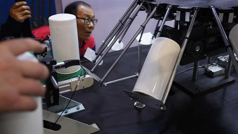 Елемент масляного фільтра двигуна вантажівки